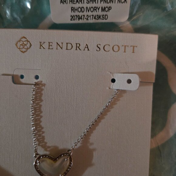 Kendra Scott Silver Mother Of Pearl Heart Pendant Necklace - Picture 4 of 4
